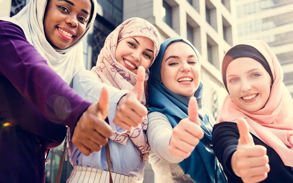groupe de jeunes filles musulmanes